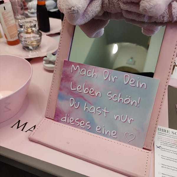 Handspiegel mit Stirnband und Grußkarte